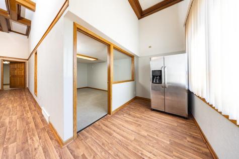 19 2nd Avenue SE Fairfax MN 55332