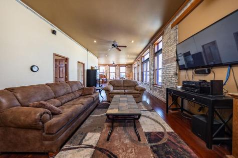 19 2nd Avenue SE Fairfax MN 55332
