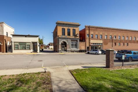 19 2nd Avenue SE Fairfax MN 55332