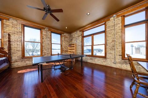 19 2nd Avenue SE Fairfax MN 55332