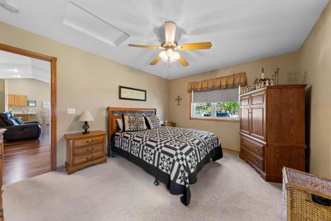 425 Hazeltine Place NE Owatonna MN 55060