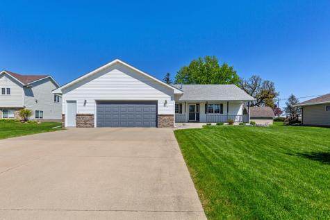 425 Hazeltine Place NE Owatonna MN 55060