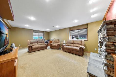 425 Hazeltine Place NE Owatonna MN 55060
