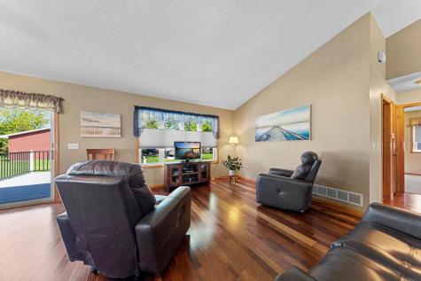 425 Hazeltine Place NE Owatonna MN 55060