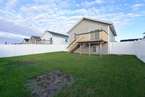 1043 Barnes Drive W West Fargo ND 58078