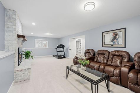 2129 Arkwright Street Maplewood MN 55117