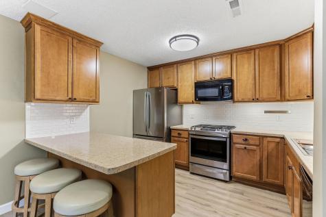 8970 Neill Lake Road Eden Prairie MN 55347