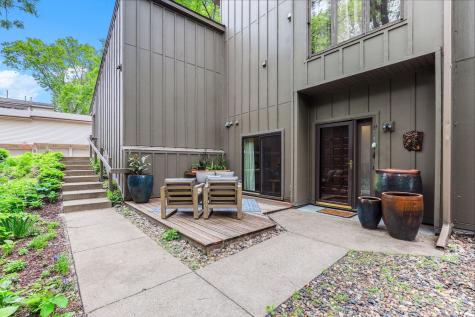 8970 Neill Lake Road Eden Prairie MN 55347