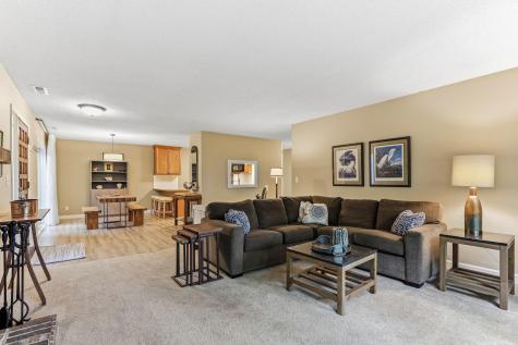 8970 Neill Lake Road Eden Prairie MN 55347