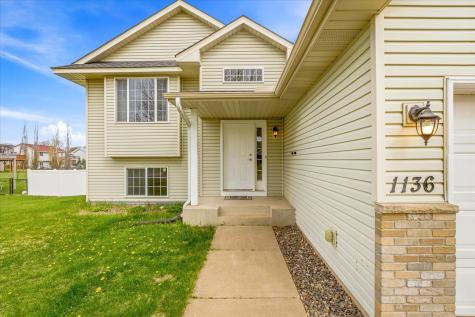 1136 Pioneer Trail SE Cambridge MN 55008