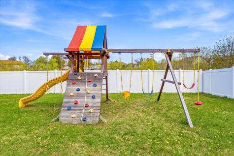1136 Pioneer Trail SE Cambridge MN 55008