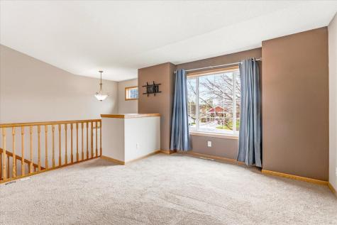 1136 Pioneer Trail SE Cambridge MN 55008