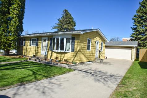 1410 19 1/2 Street S Moorhead MN 56560