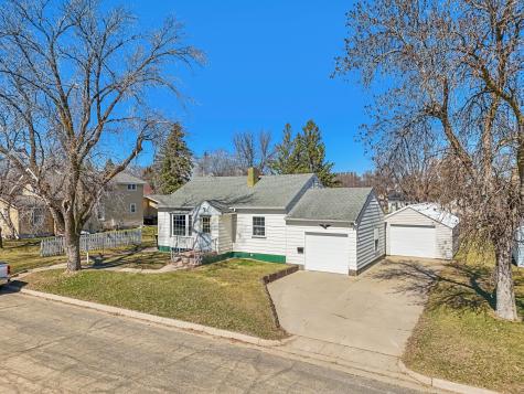 525 3rd Street SE Perham MN 56573