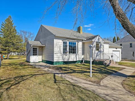 525 3rd Street SE Perham MN 56573