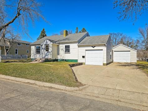 525 3rd Street SE Perham MN 56573