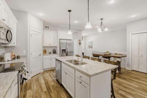 9105 Lexington Ave N Circle Pines MN 55014