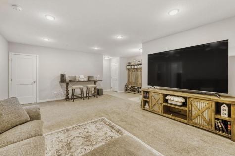 9105 Lexington Ave N Circle Pines MN 55014