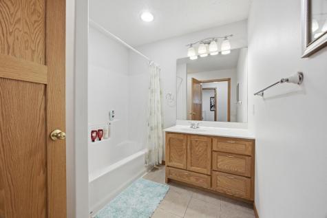 4346 46th Avenue S Fargo ND 58104