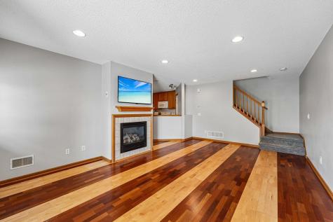 2744 Wagon Wheel Trail Chaska MN 55318