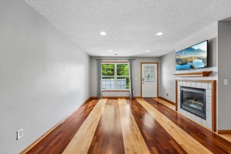 2744 Wagon Wheel Trail Chaska MN 55318