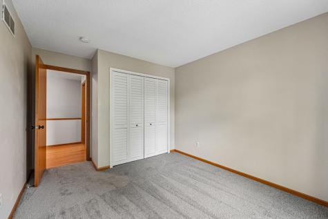 2744 Wagon Wheel Trail Chaska MN 55318