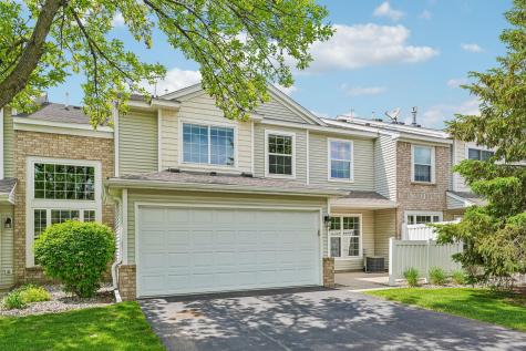 2744 Wagon Wheel Trail Chaska MN 55318