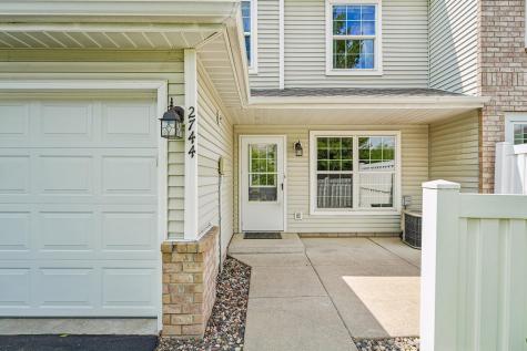 2744 Wagon Wheel Trail Chaska MN 55318