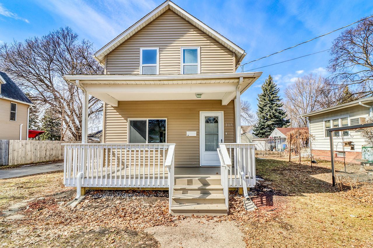 307 10th Street N Moorhead MN 56560