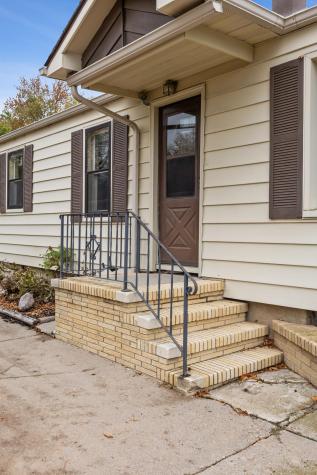 215 16th Street N Moorhead MN 56560