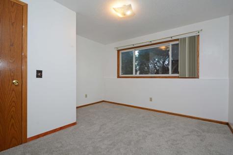 7581 23rd Street N Oakdale MN 55128