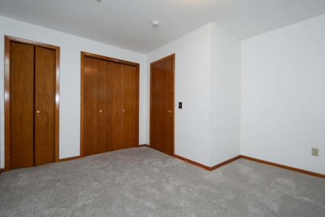 7581 23rd Street N Oakdale MN 55128