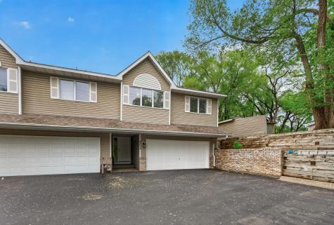 4302 Mccoll Drive Savage MN 55378