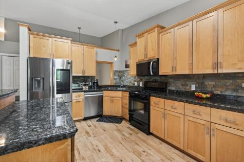 4302 Mccoll Drive Savage MN 55378