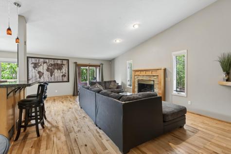 4302 Mccoll Drive Savage MN 55378