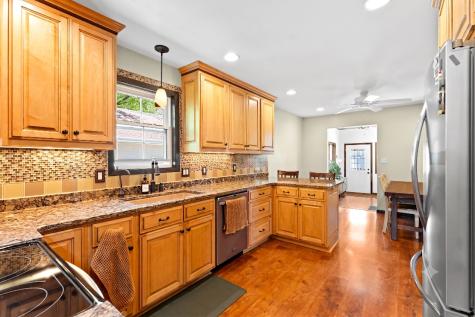 319 7TH Street SW Eyota MN 55934