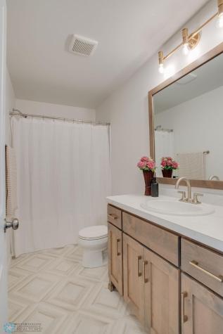 6669 Belding Drive S Fargo ND 58104