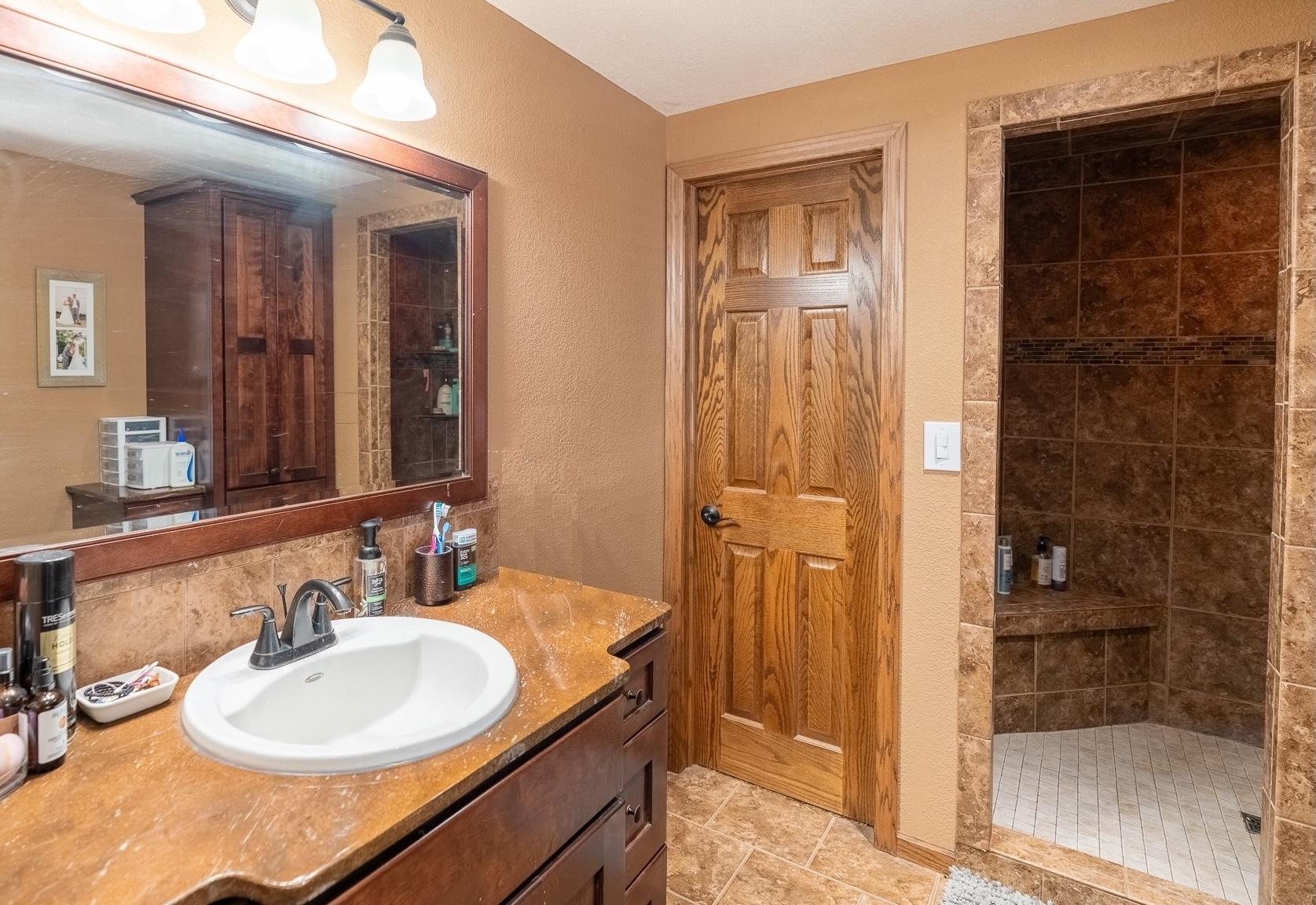 136 1st Avenue Alden MN 56009