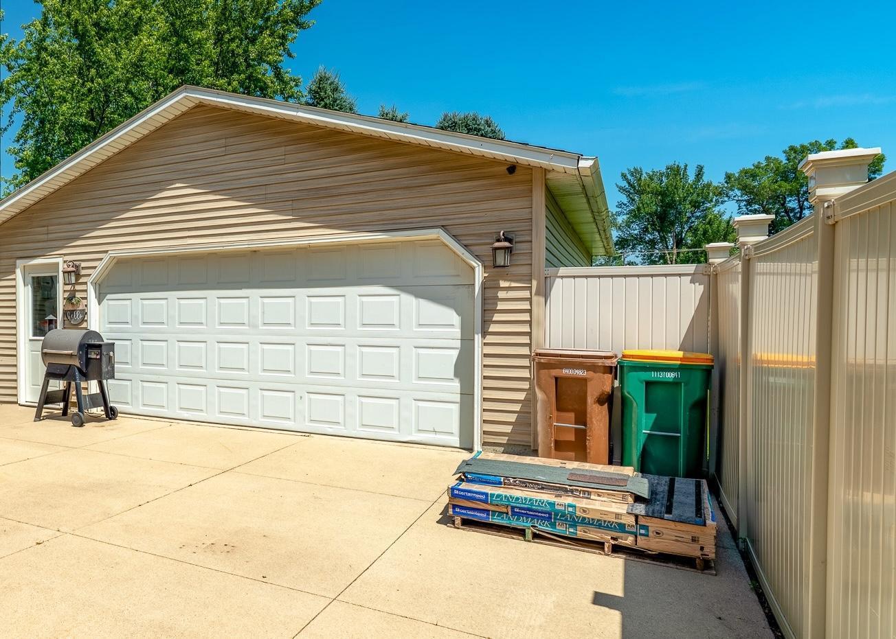 136 1st Avenue Alden MN 56009