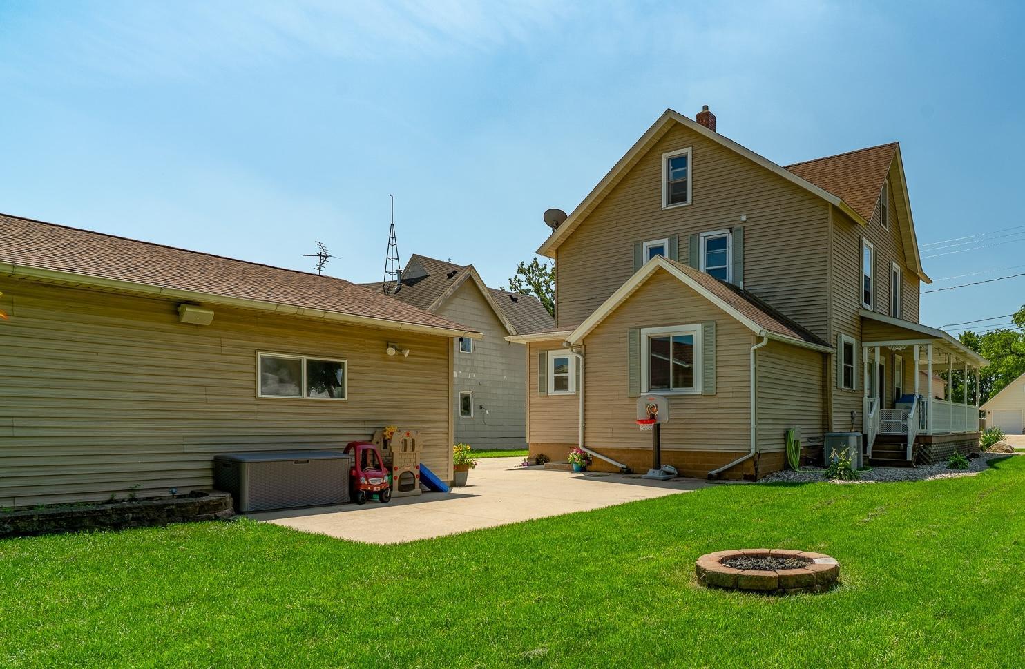 136 1st Avenue Alden MN 56009