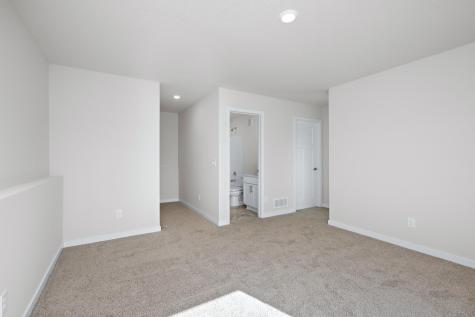 606 Redwood Loop N Cambridge MN 55008