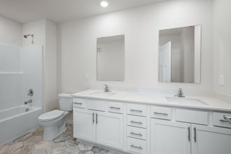606 Redwood Loop N Cambridge MN 55008