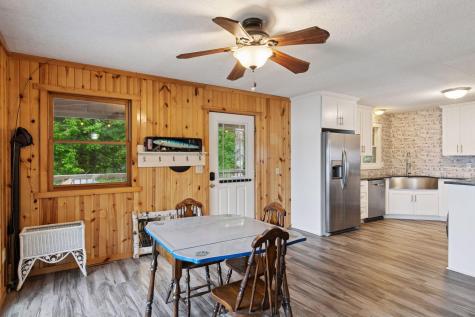 218 9 1/4 Avenue Clayton WI 54004