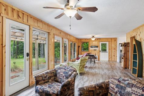 218 9 1/4 Avenue Clayton WI 54004