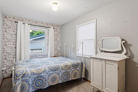 218 9 1/4 Avenue Clayton WI 54004