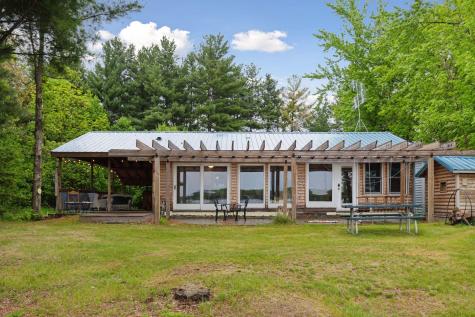 218 9 1/4 Avenue Clayton WI 54004