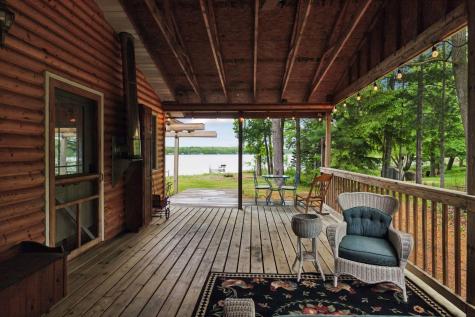 218 9 1/4 Avenue Clayton WI 54004