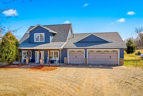 46461 Tucker Street NE Cambridge MN 55008