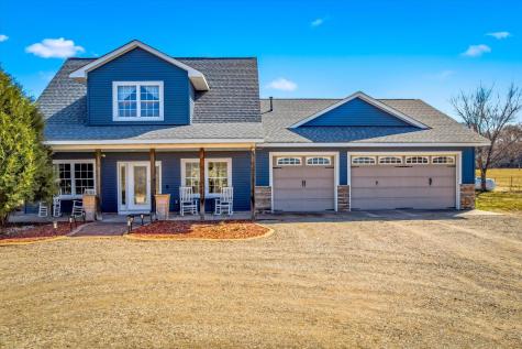 46461 Tucker Street NE Cambridge MN 55008