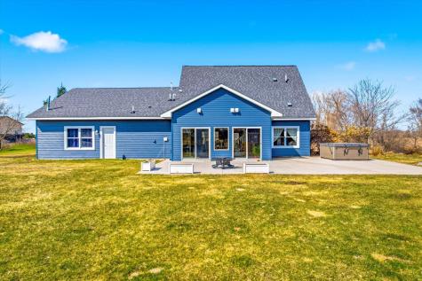 46461 Tucker Street NE Cambridge MN 55008